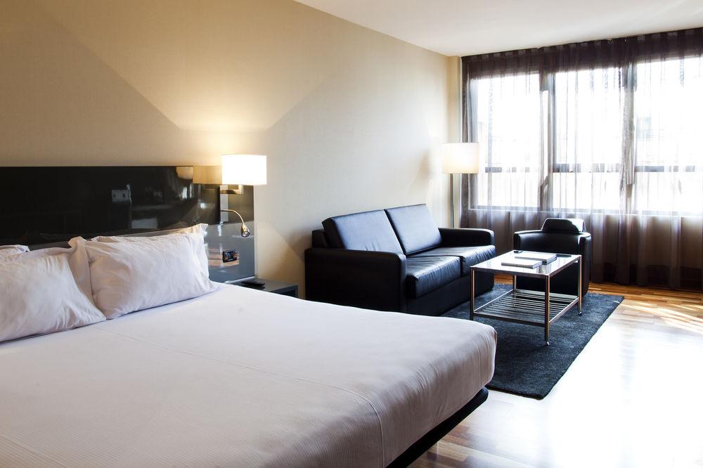 Ac Hotel Avenida De America By Marriott Madrid Exterior photo