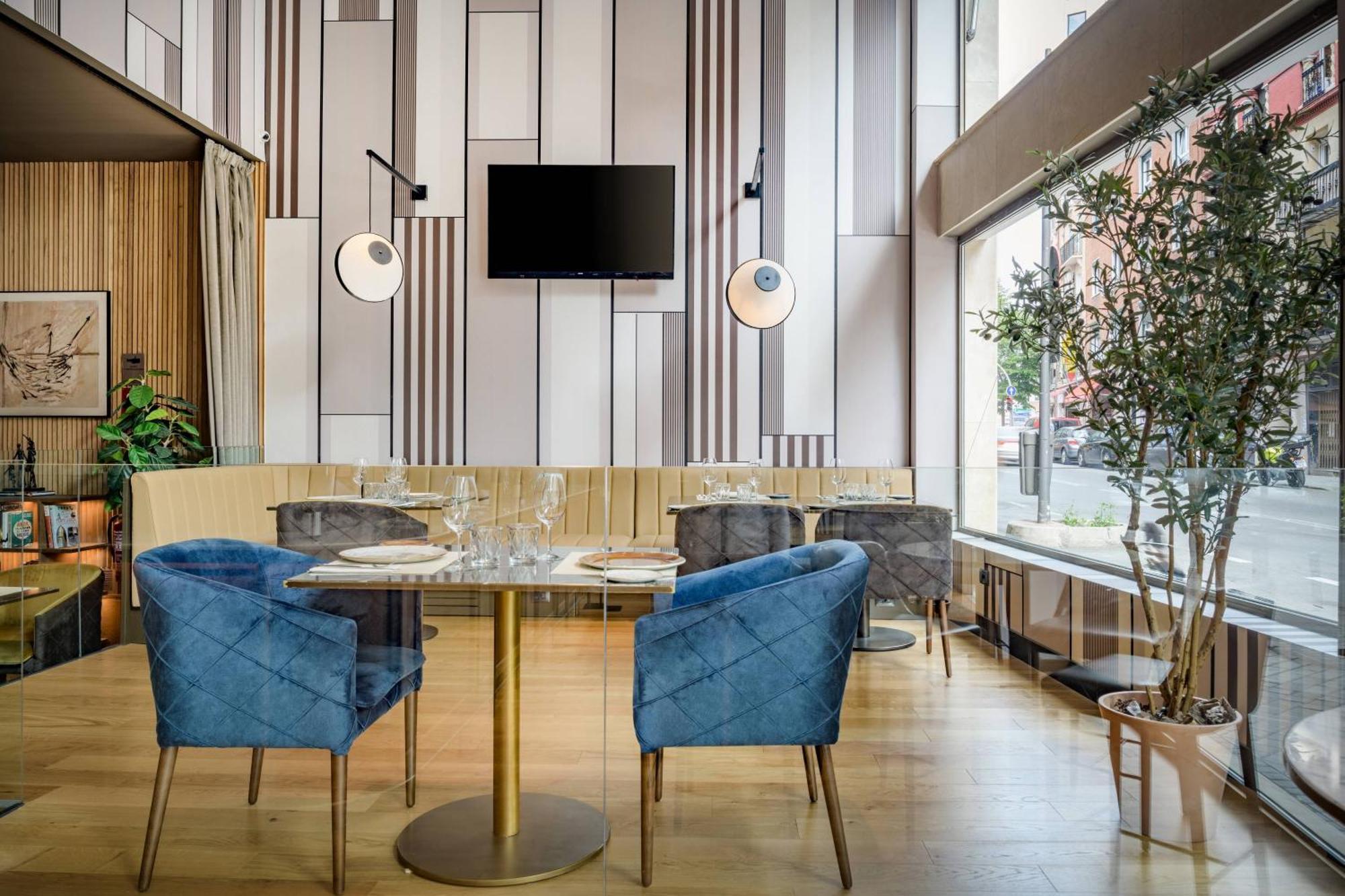 Ac Hotel Avenida De America By Marriott Madrid Exterior photo